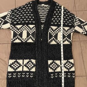 GAP Black and Cream Geometric Women's Cardigan